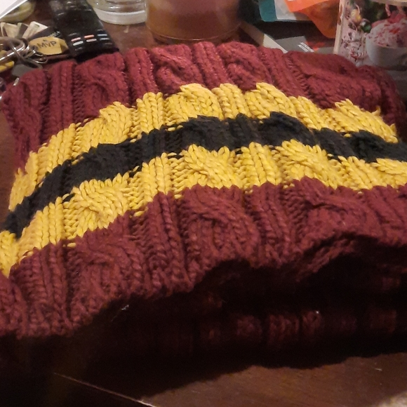 No Boundaries Accessories - CABLE  KNIT SCARF  OBLONG  NO BOUNDARIES.